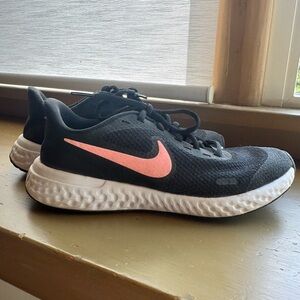 NIKE Revolution Black Pink Running Shoes US 5.5Y UK5 Youth